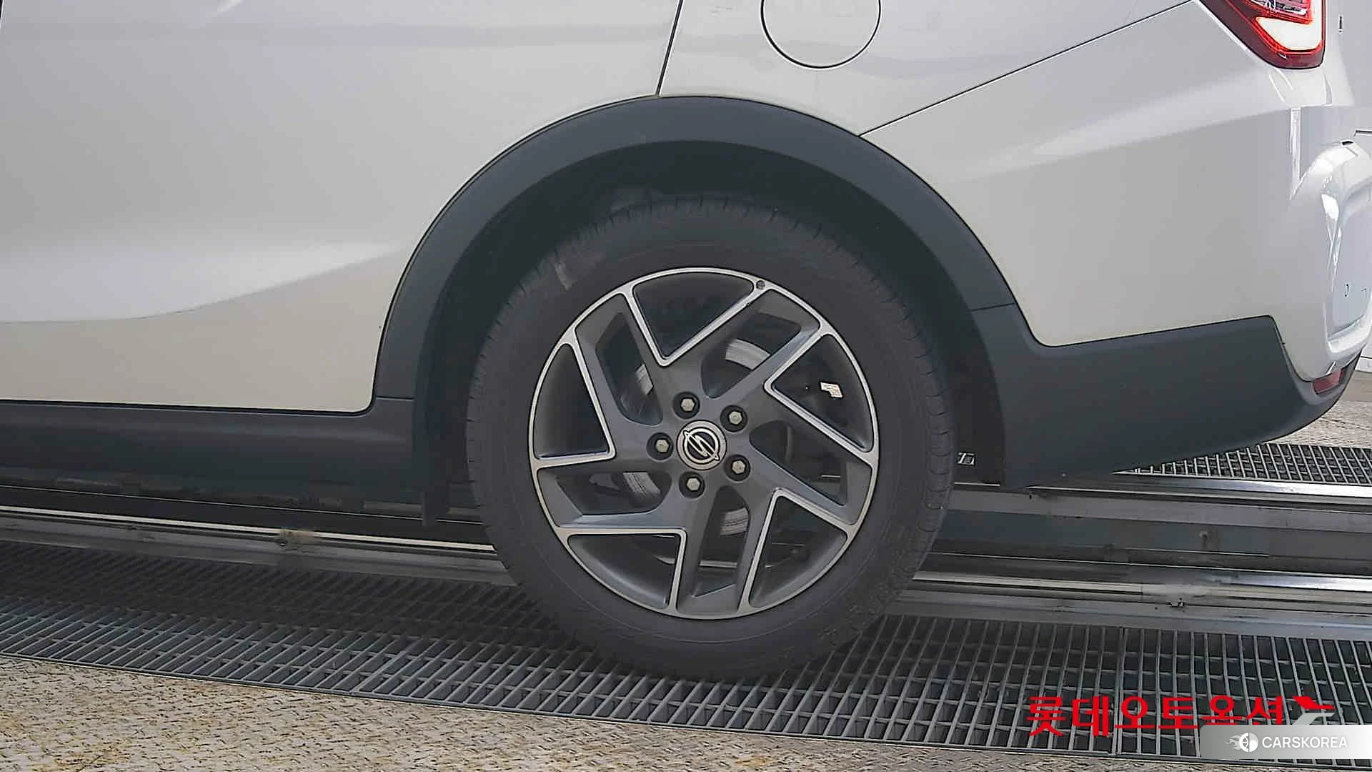 SsangYong Tivoli Air id 3869456 из Кореи 14