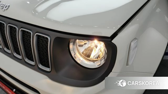 Jeep Renegade id 4428229 из Кореи 14