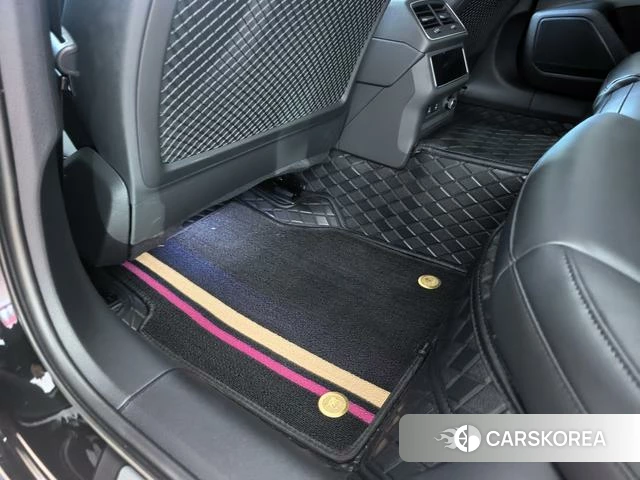 Audi A6L id 4328807 из Китая 14
