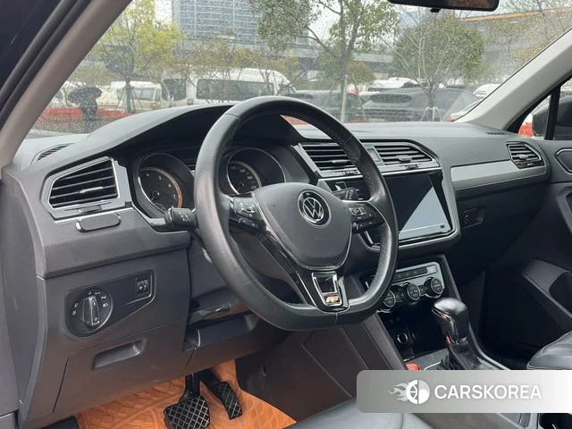 Volkswagen Tiguan L id 4290865 из Китая 14