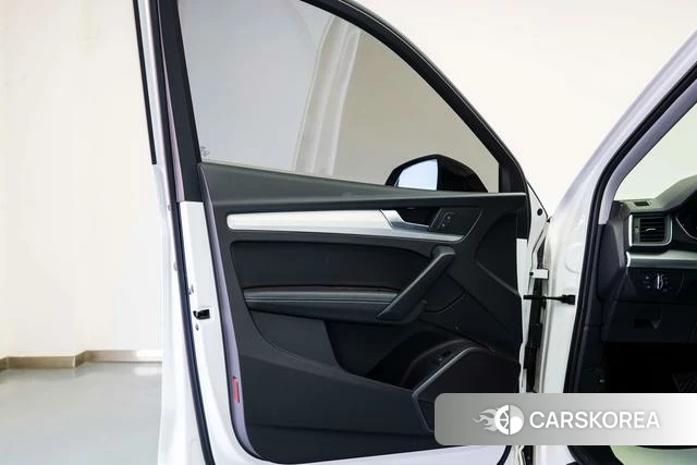 Audi Q5L id 4359037 из Китая 14