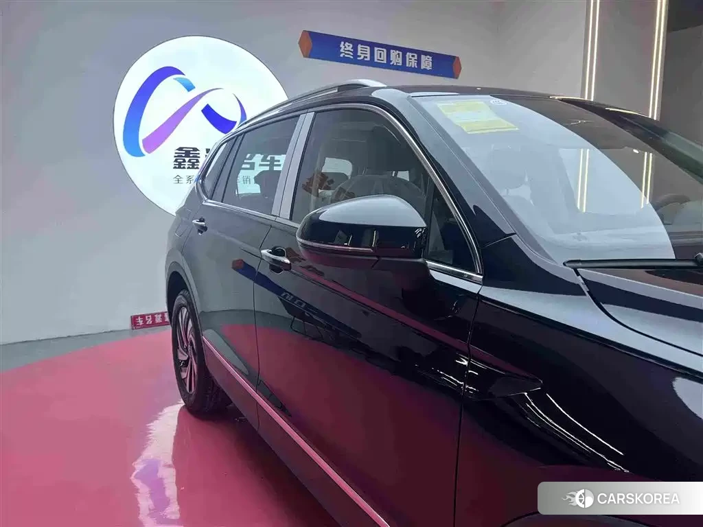 Volkswagen Tiguan L id 4547274 из Китая 14