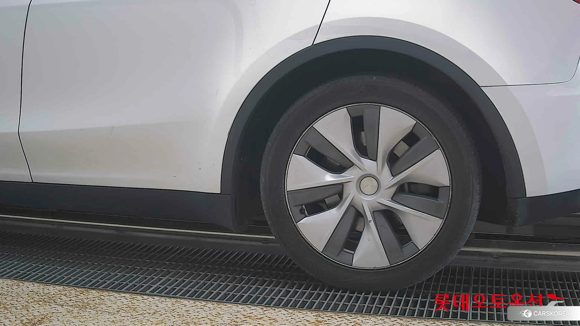 Tesla Model Y RWD id 4909362 из Кореи 14