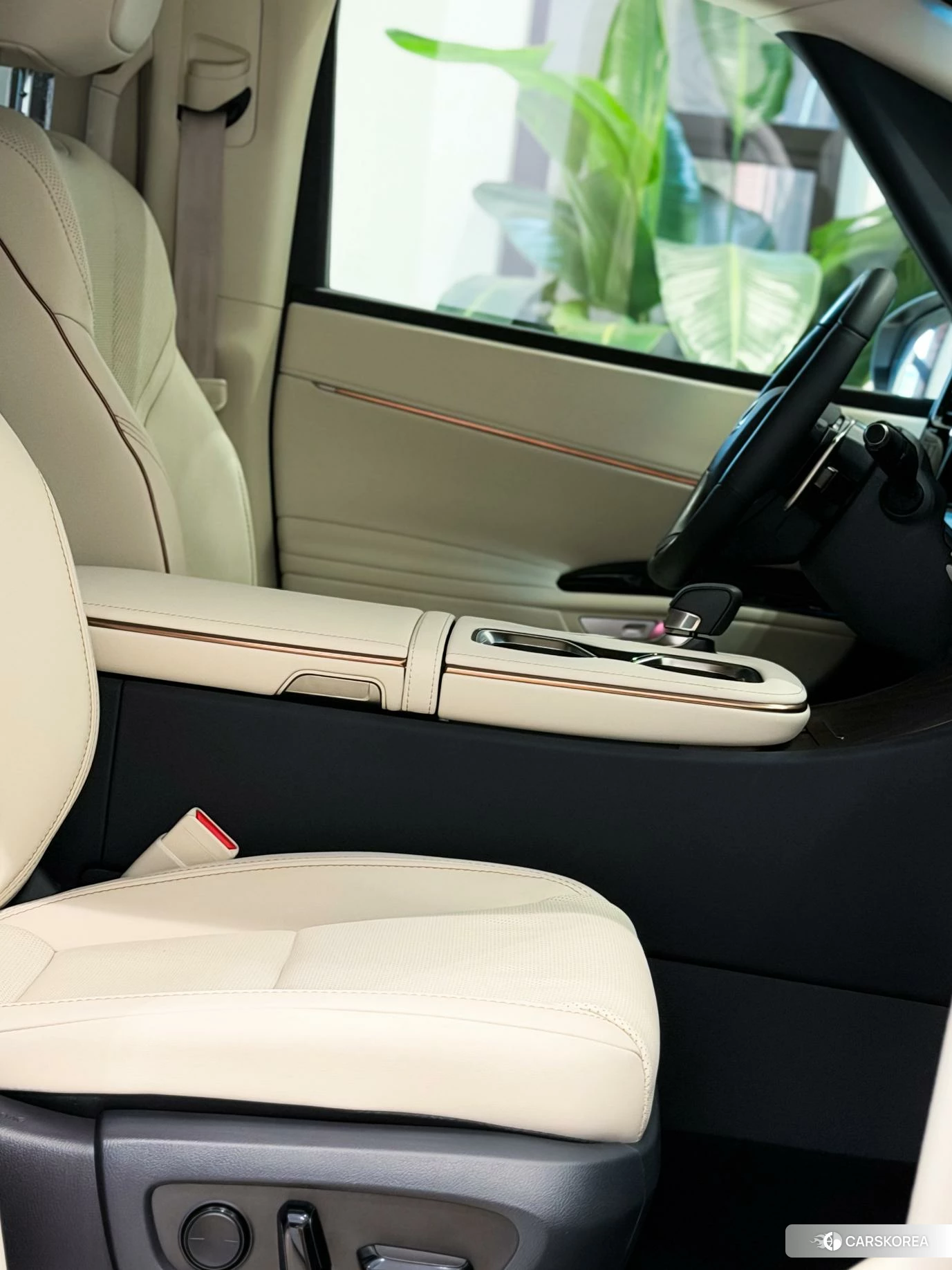 Lexus LM id 4461923 из Китая 14
