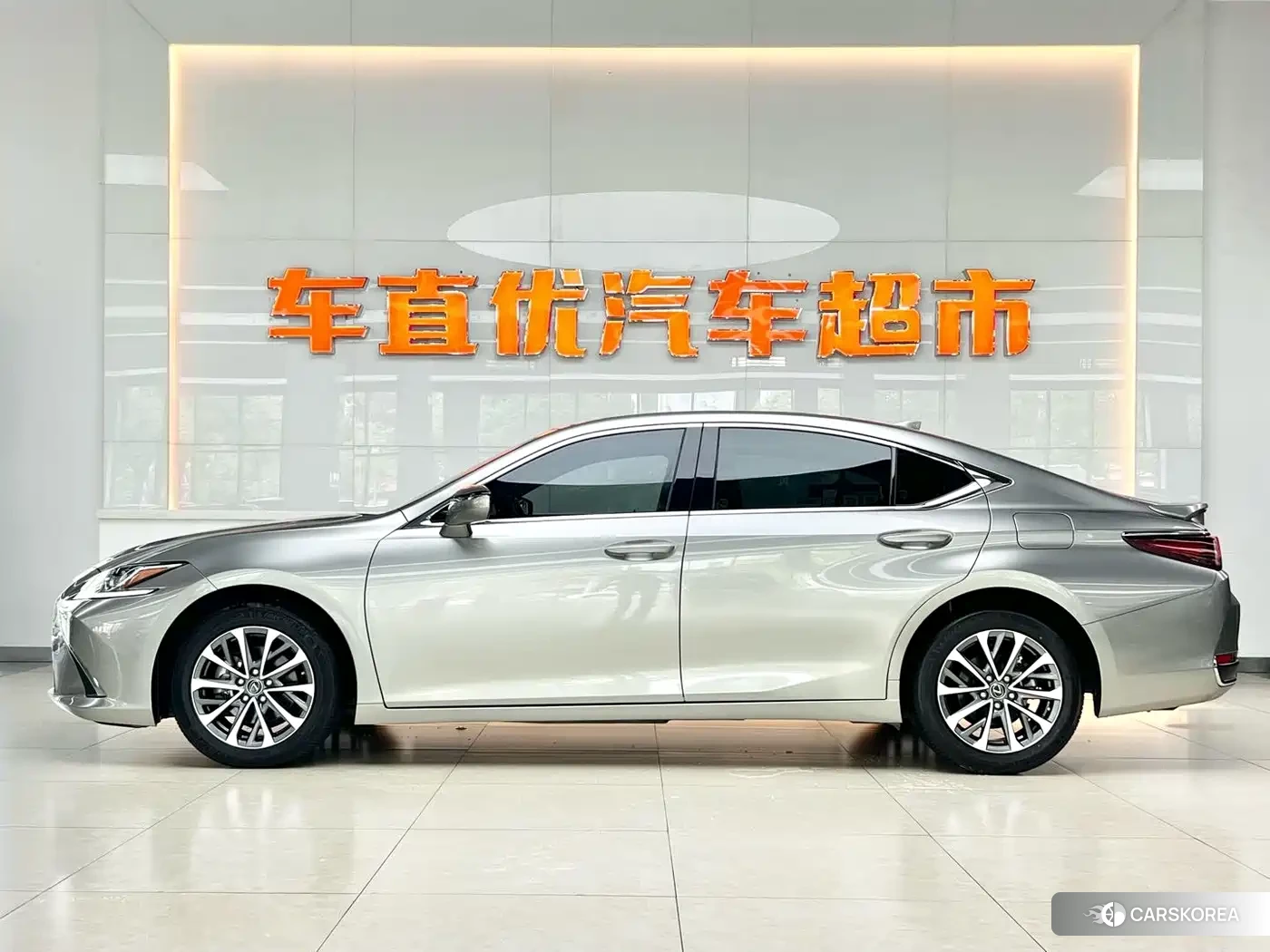Lexus ES id 4514251 из Китая 15
