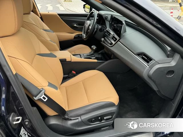Lexus ES id 4278898 из Китая 14