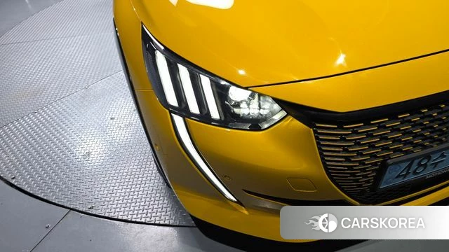 Peugeot e-208 second Generation id 4196126 из Кореи 14