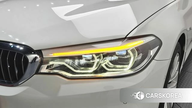 BMW 5 Series (G30) id 4849892 из Кореи 14