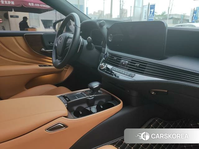 Lexus LS id 4261867 из Китая 14