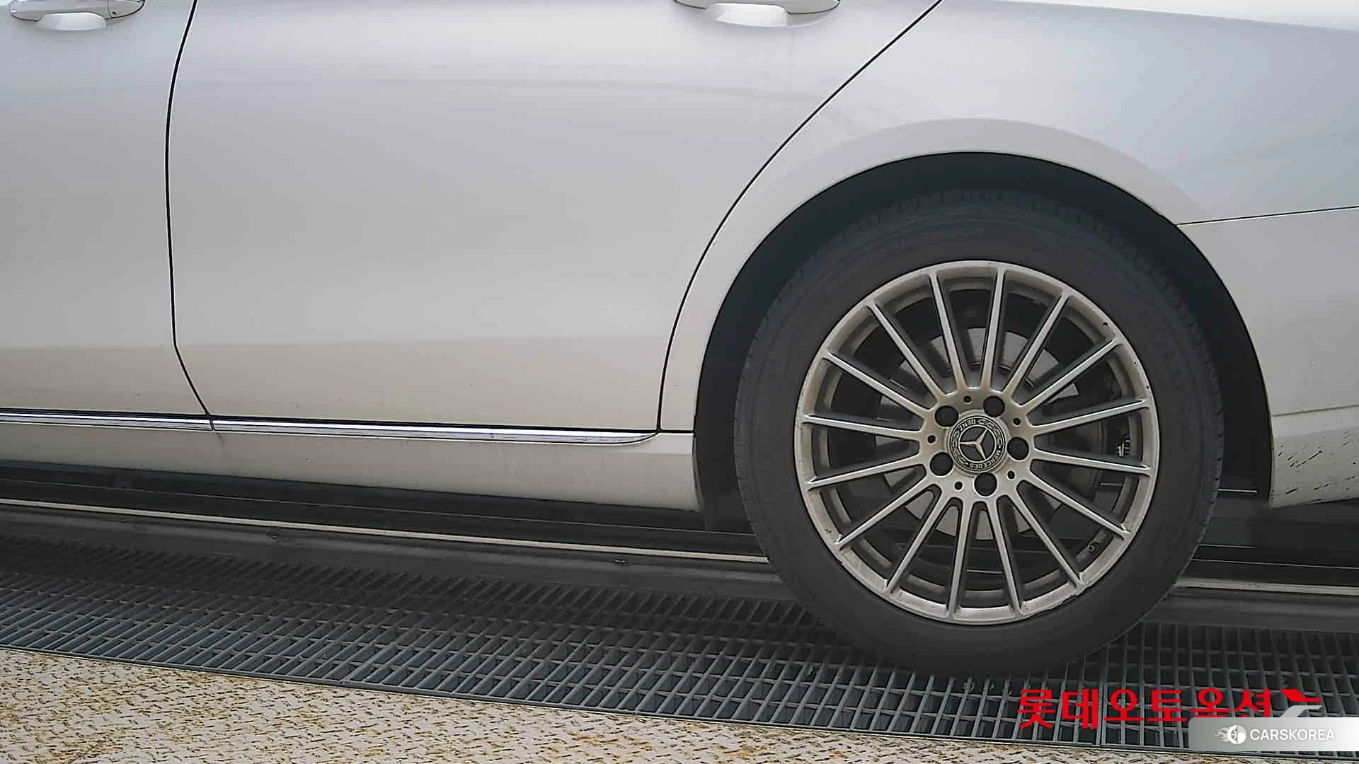 Mercedes-Benz Mercedes-Benz E250 id 4419045 из Кореи 14