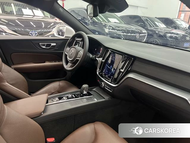 Volvo S60 id 3920828 из Китая 14