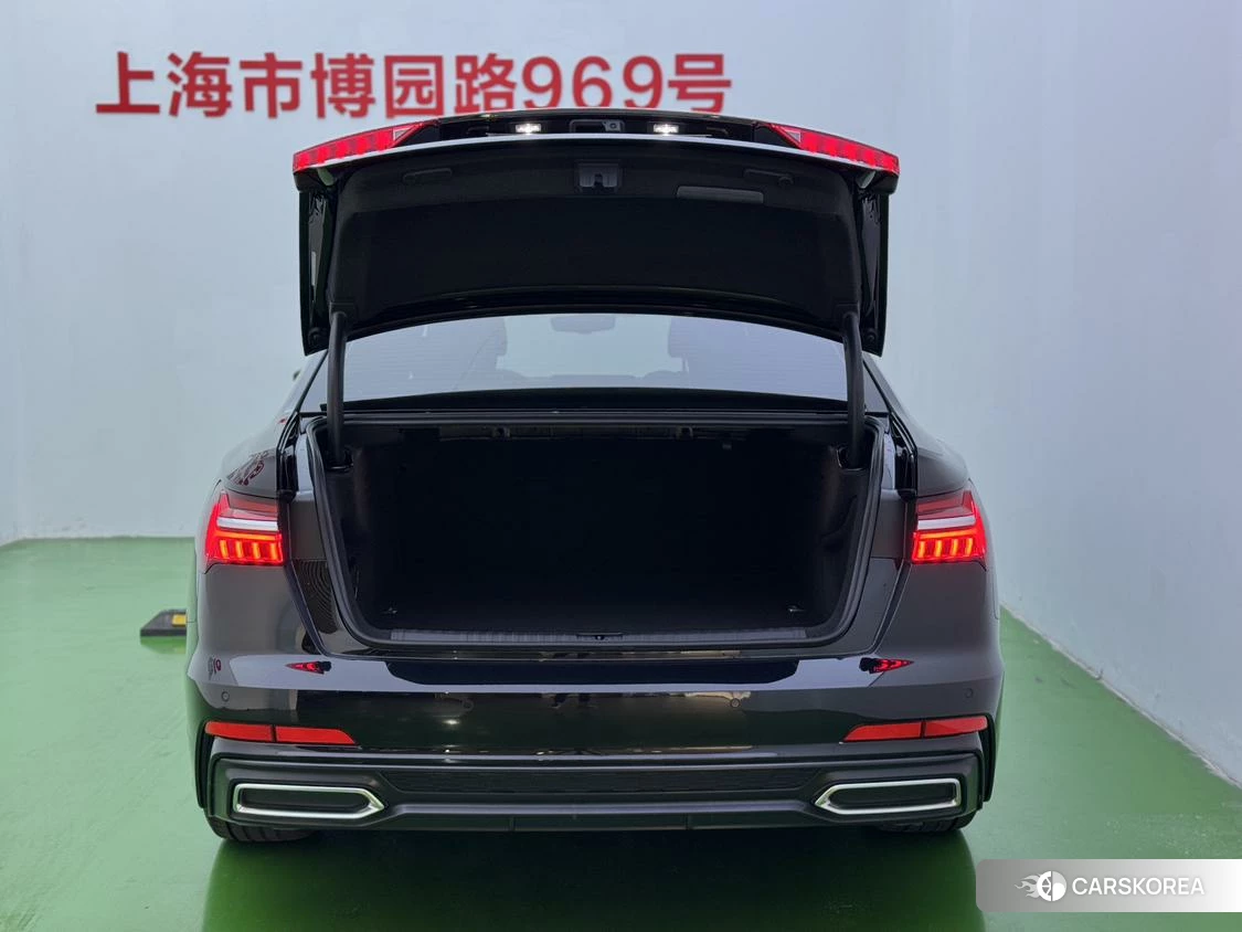Audi A6L id 4453024 из Китая 14
