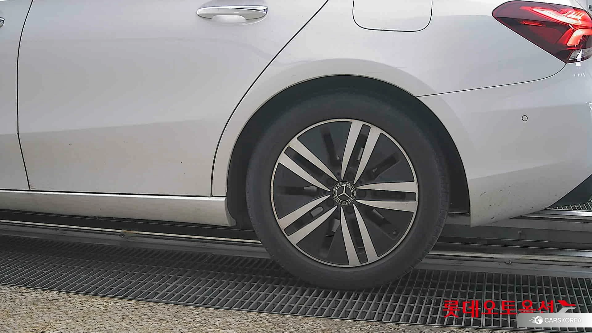 Mercedes-Benz Mercedes-Benz A220 Sedan id 3869473 из Кореи 14