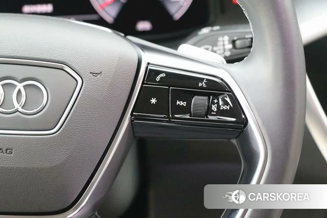 Audi A7L id 4260971 из Китая 14