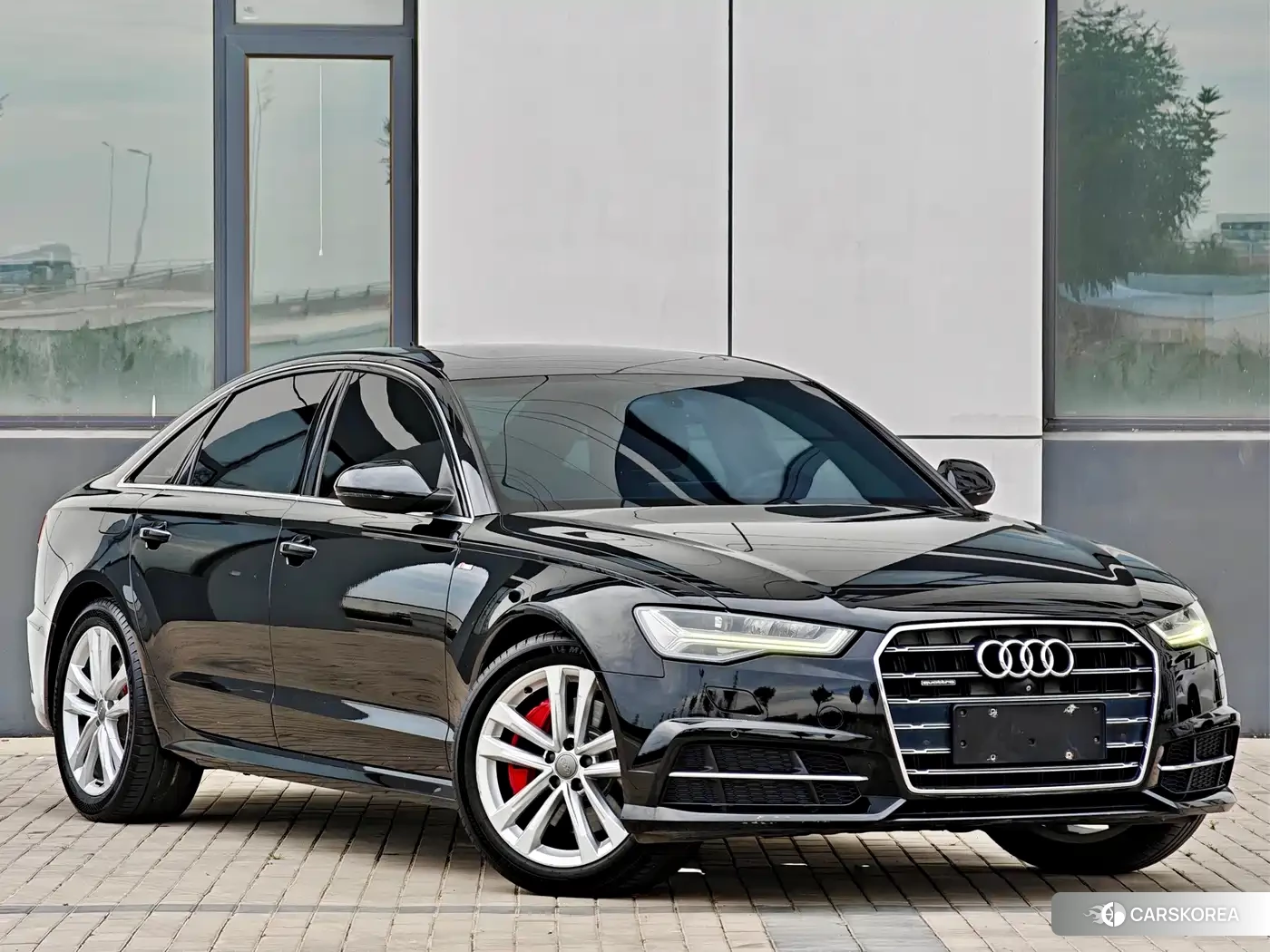 Audi A6L id 4600972 из Китая 14