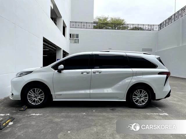 Toyota Saina id 4260180 из Китая 14