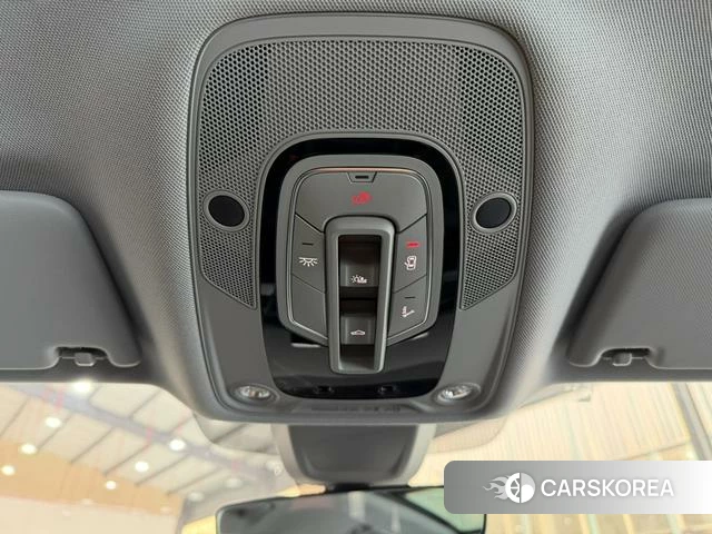 Audi Q5L id 3882642 из Китая 14