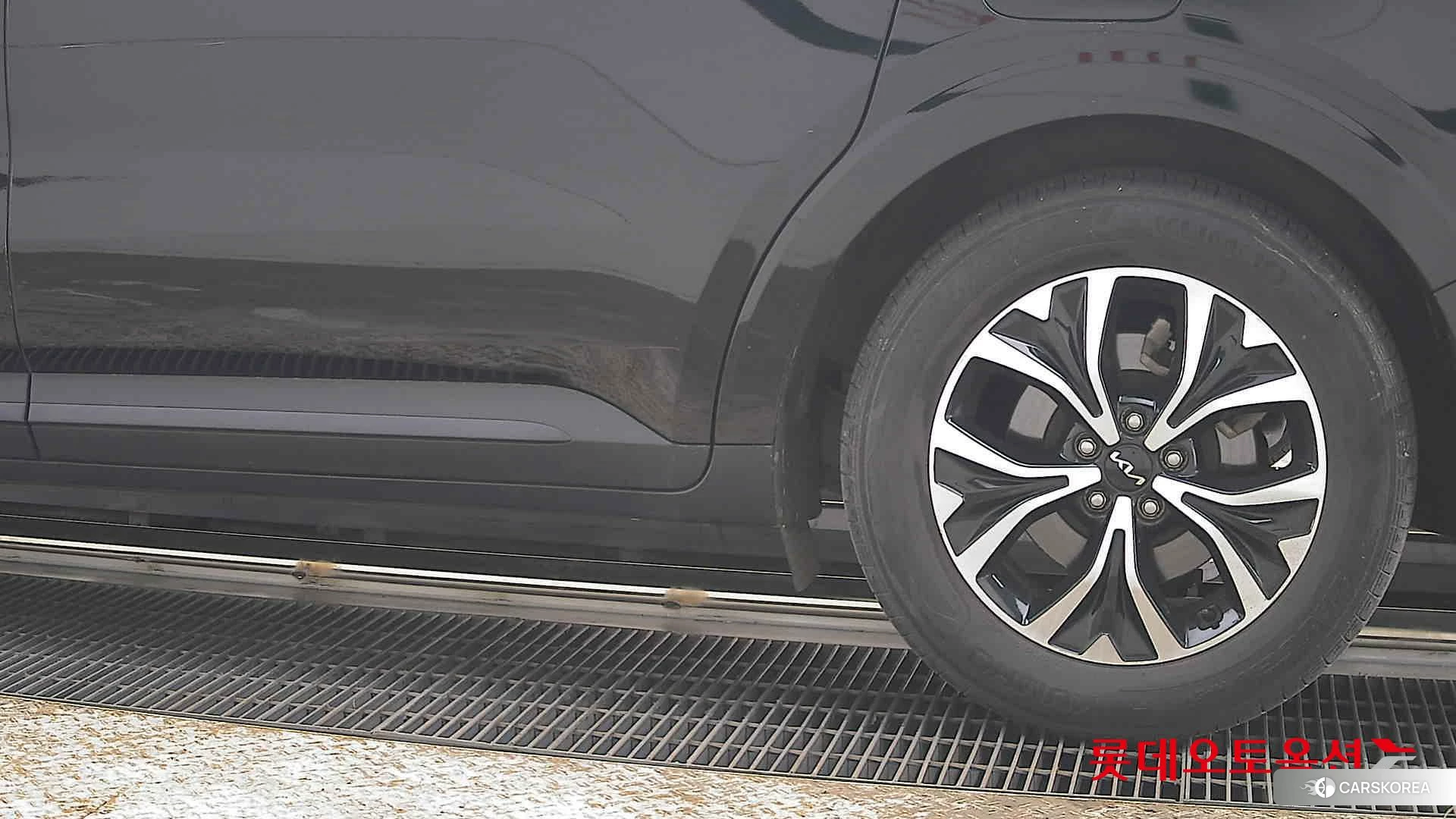 Kia Carnival id 3875683 из Кореи 14