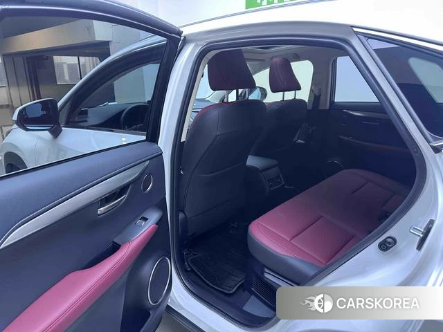 Lexus NX id 4374480 из Китая 14