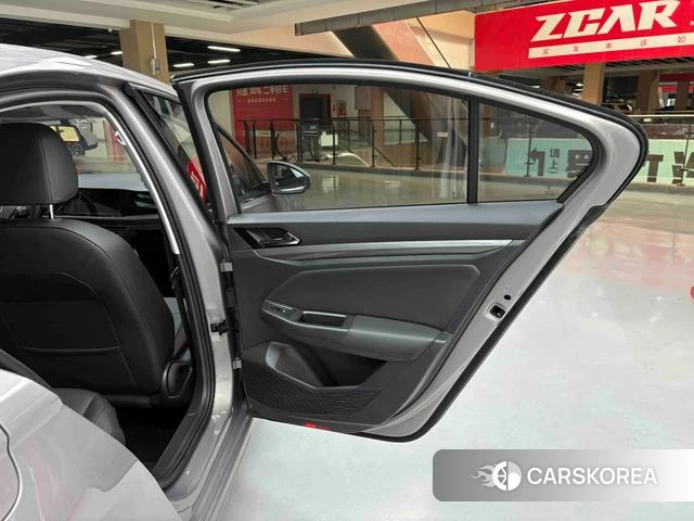 Volkswagen Bora id 4374715 из Китая 14