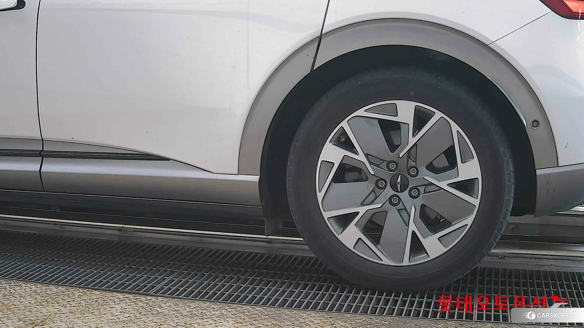 Hyundai GV60 id 3882059 из Кореи 14