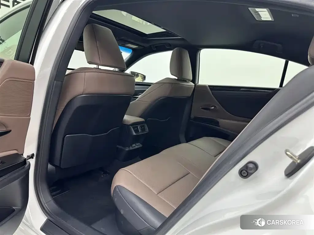 Lexus ES id 4539020 из Китая 14
