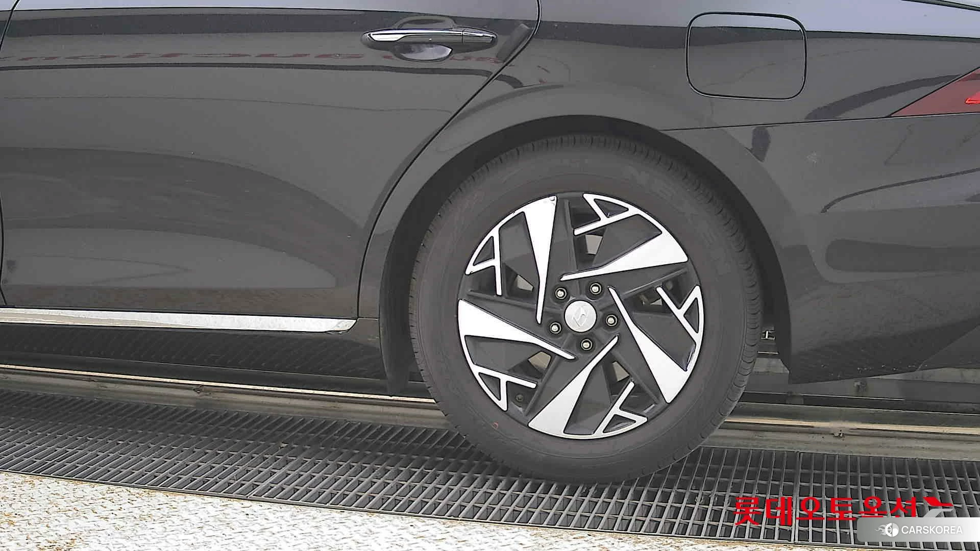 Hyundai Grandeur Hybrid id 4289408 из Кореи 14