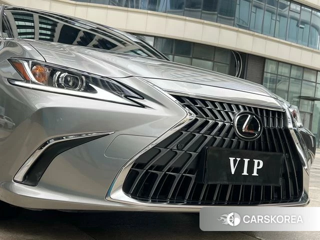 Lexus ES id 4374424 из Китая 14