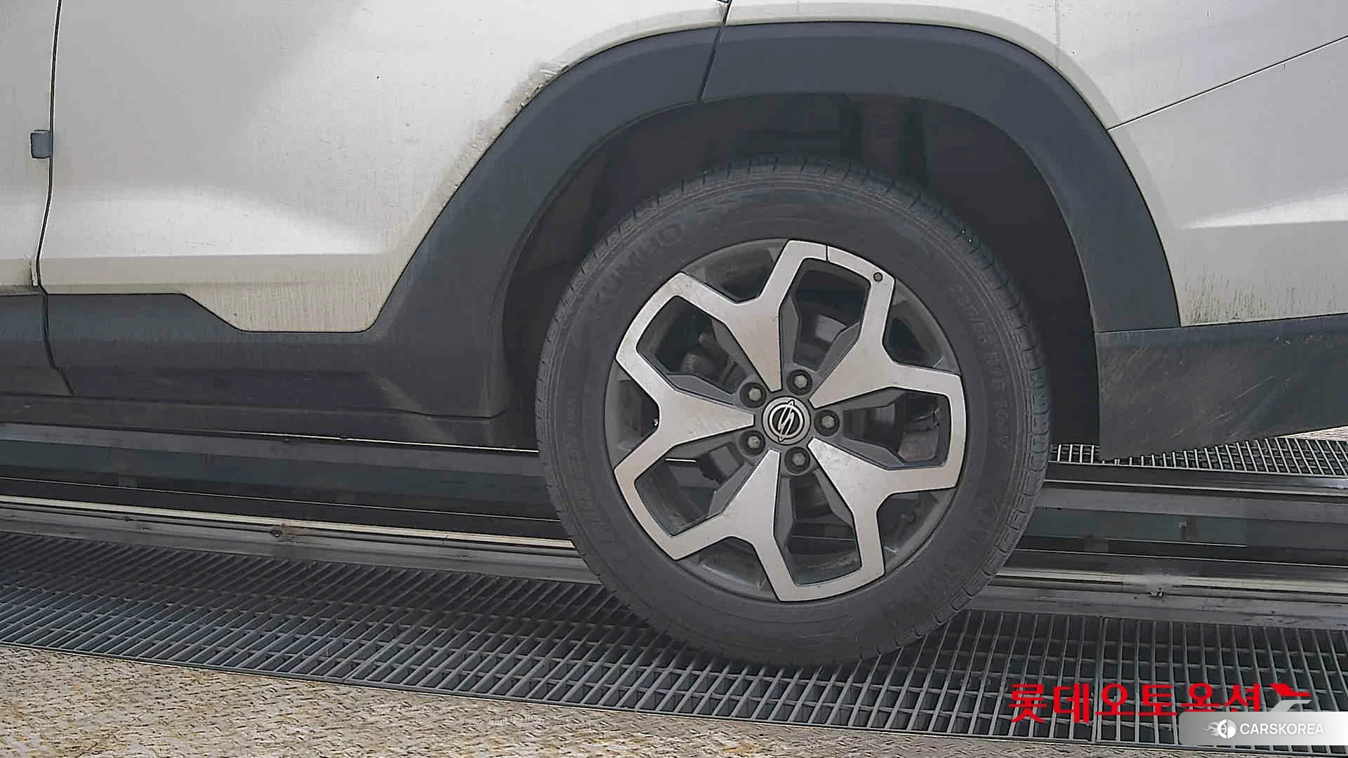 SsangYong Torres id 3888446 из Кореи 14