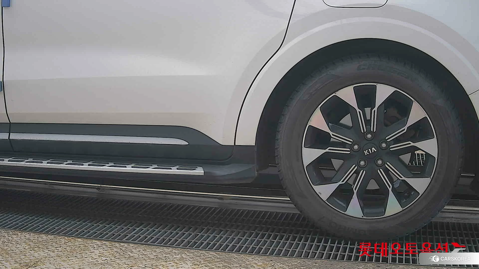 Kia Carnival id 3882096 из Кореи 14