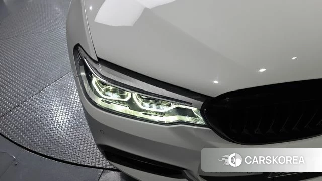 BMW 5 Series (G30) id 4339063 из Кореи 14