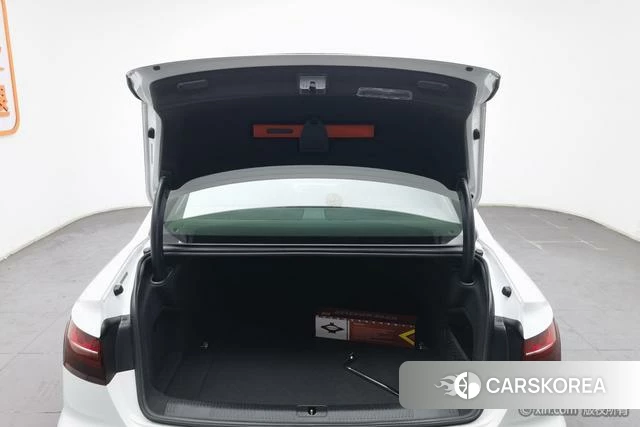 Audi A4L id 4307001 из Китая 14
