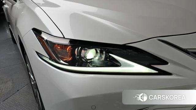 Lexus ES300h 7th generation id 4778302 из Кореи 14