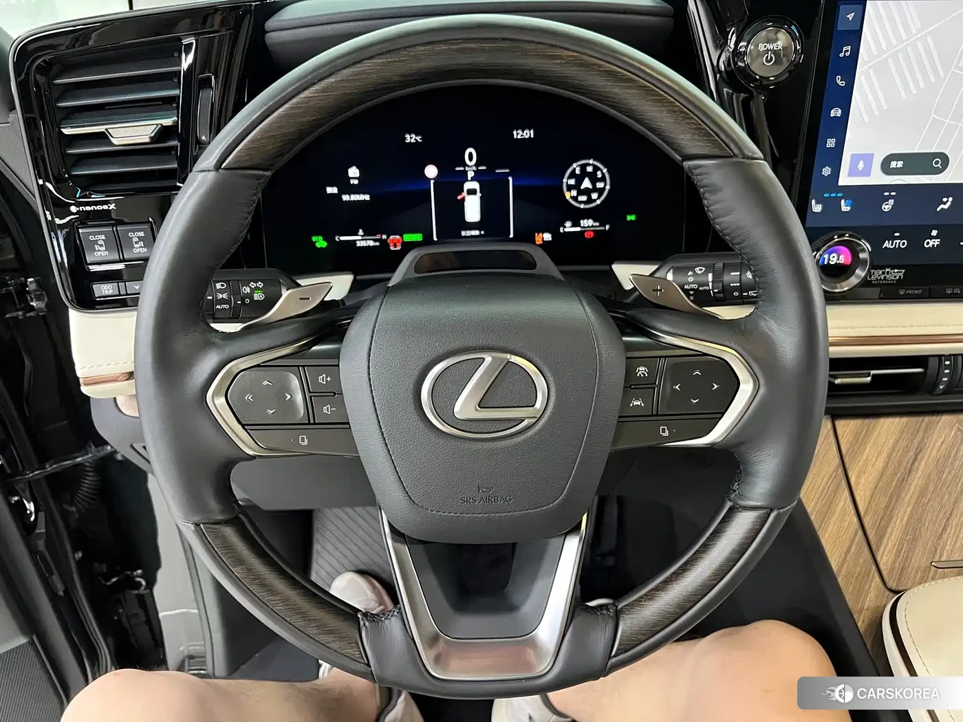 Lexus LM id 4664515 из Китая 14