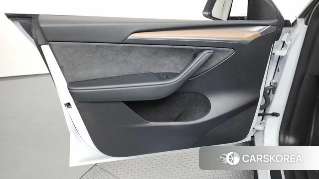 Tesla Model Y id 4474766 из Кореи 14