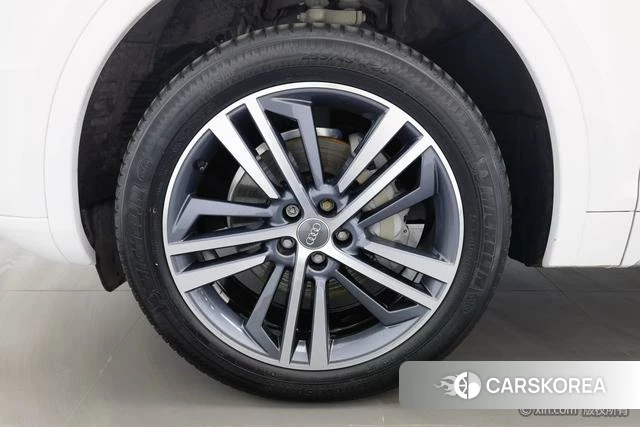 Audi Q5L id 4262218 из Китая 14