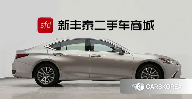 Lexus ES id 4254170 из Китая 14