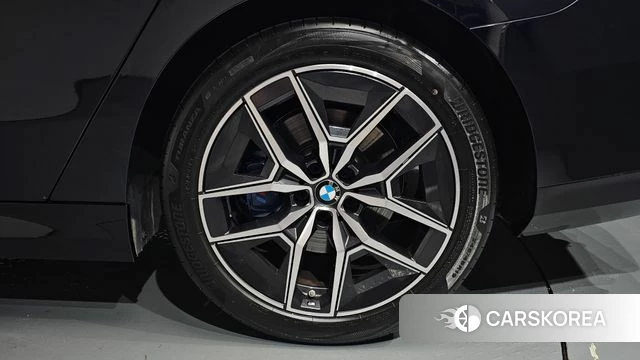 BMW 5 Series (G60) id 4516464 из Кореи 14