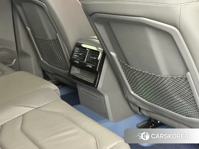 Volkswagen Touareg id 4329156 из Китая 14
