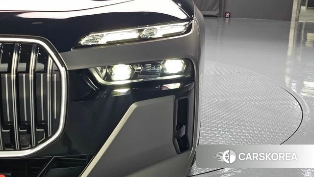 BMW 7 Series (G70) id 4539906 из Кореи 14