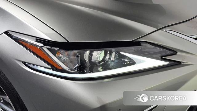 Lexus ES300h 7th generation id 4624663 из Кореи 14