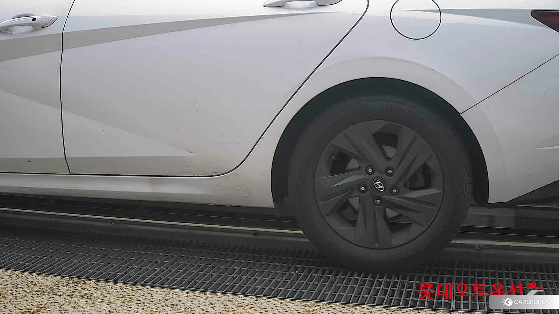 Hyundai Avante Hybrid id 4902383 из Кореи 14