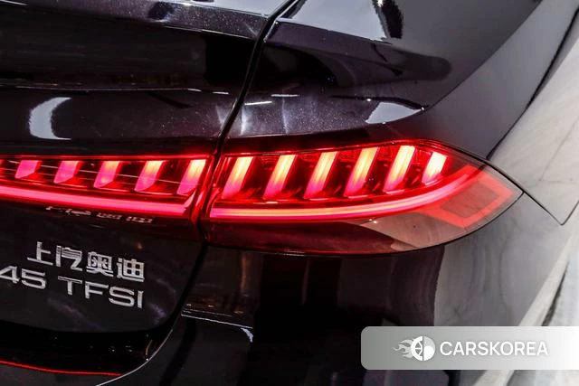 Audi A7L id 4328765 из Китая 14