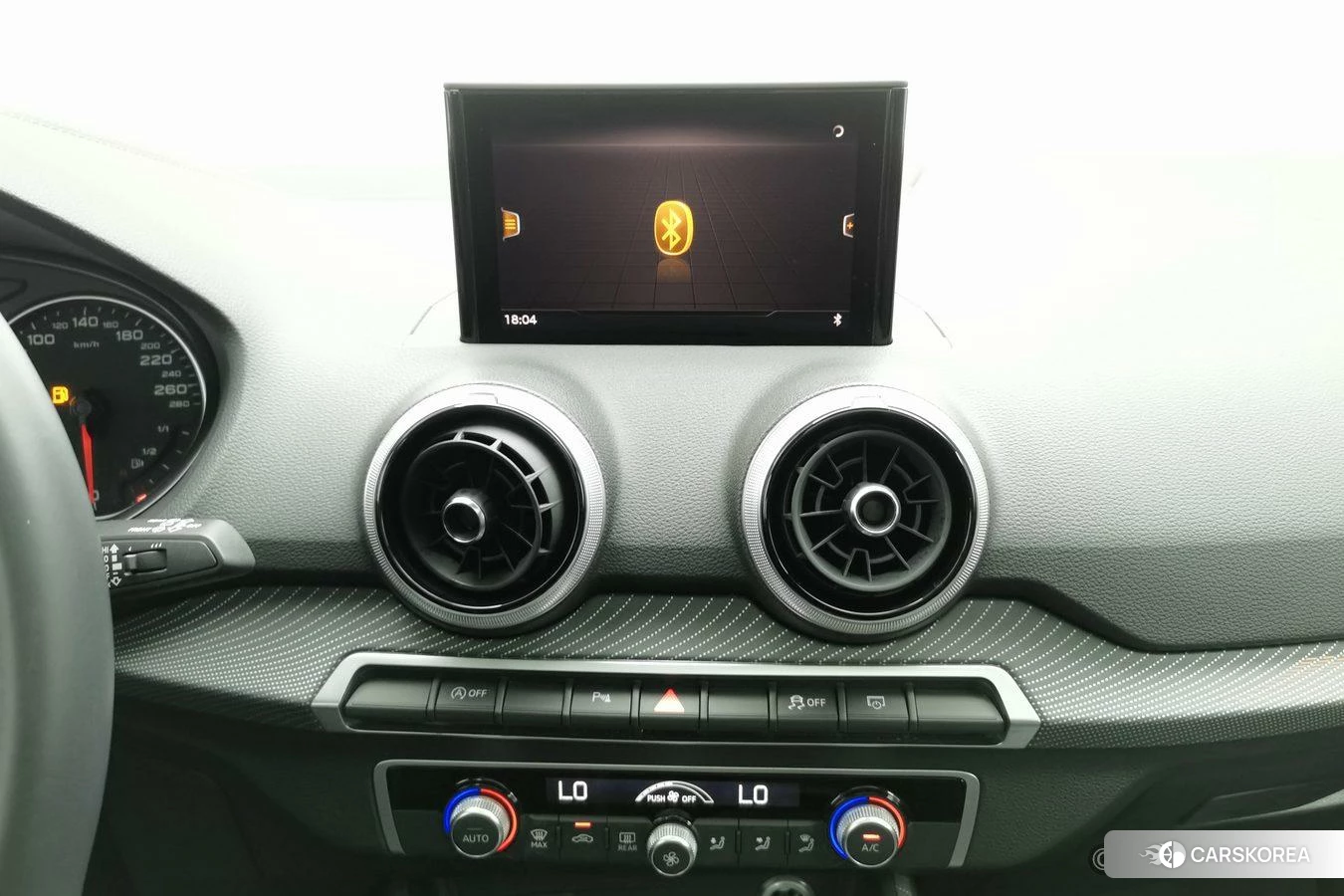Audi Q2L id 4455105 из Китая 14