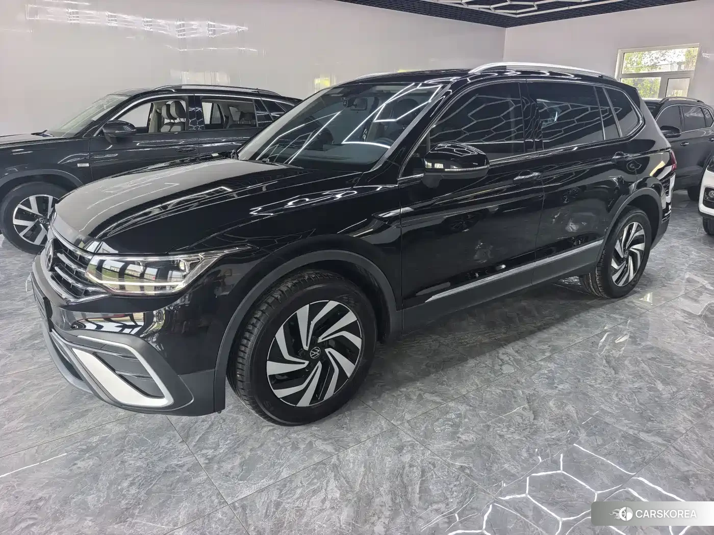 Volkswagen Tiguan L id 4547434 из Китая 14