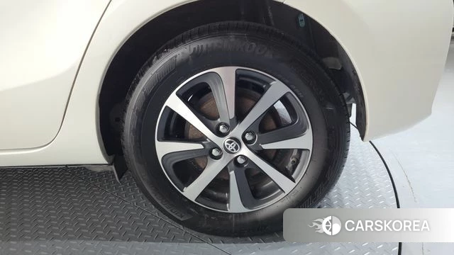 Toyota Prius C id 4285555 из Кореи 14