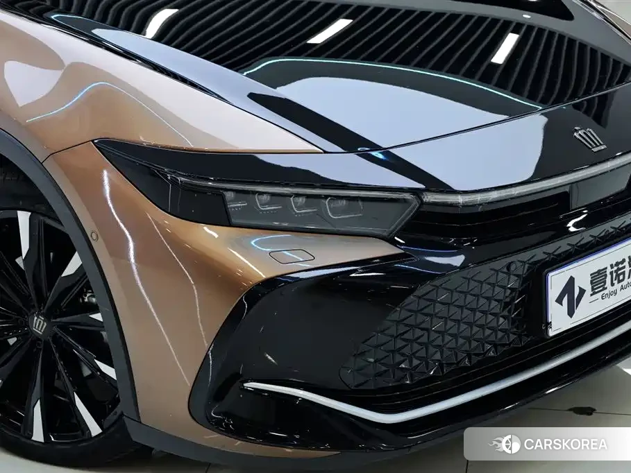 Toyota Crown SportCross id 4547309 из Китая 14