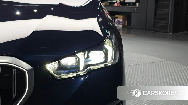 BMW 5 Series (G60) id 4645476 из Кореи 14
