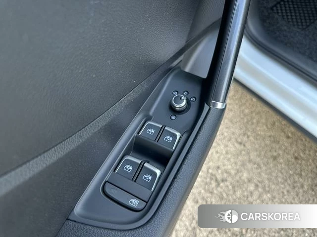 Audi Q2L id 4209864 из Китая 14