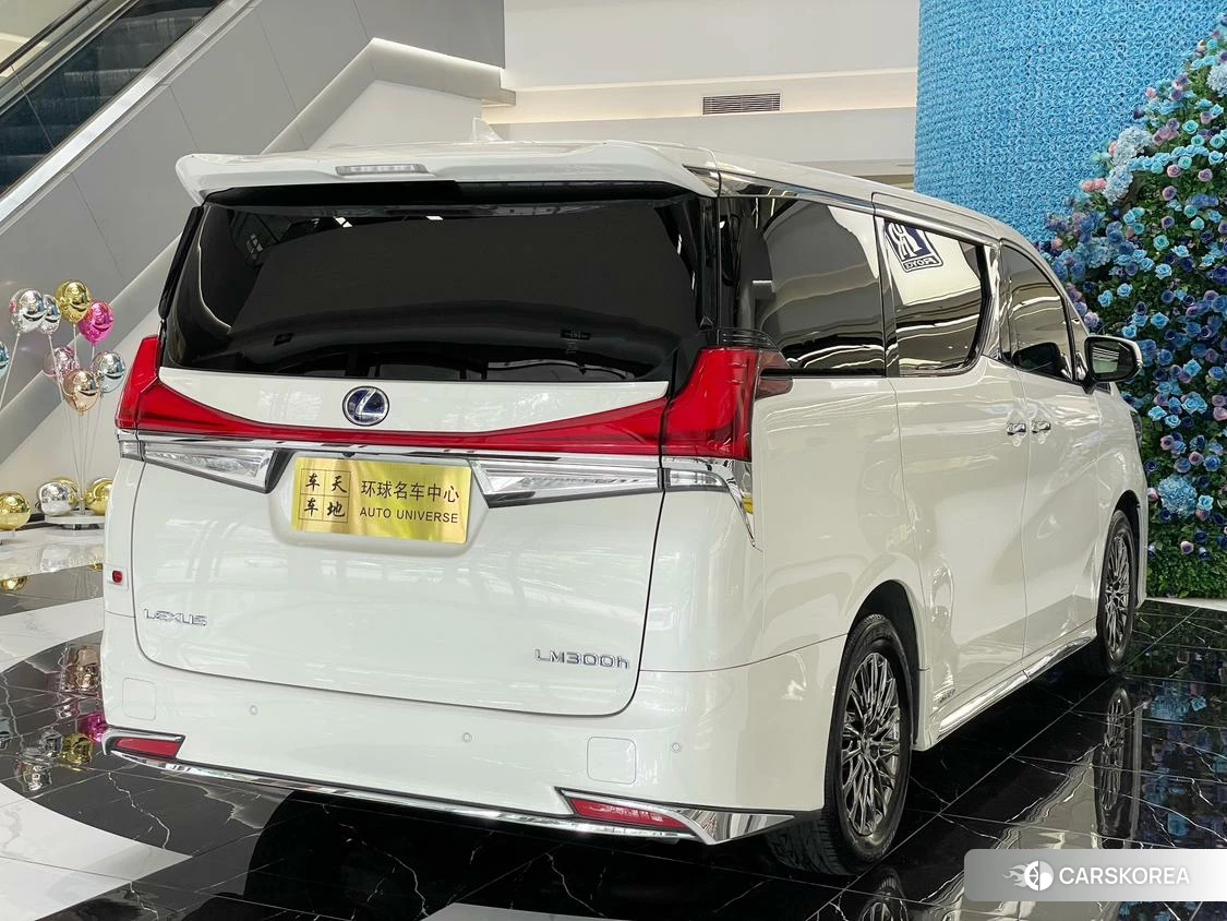 Lexus LM id 4515205 из Китая 14